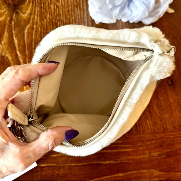 NWT ivory Studio Amelia Mini Momo shearling shoulder bag - Picture 7 of 13